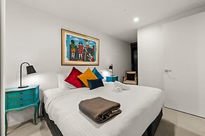 StayCentral - Hawthorn East - Study, 2 Car spaces