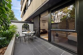 StayCentral - Hawthorn East - Study, 2 Car spaces