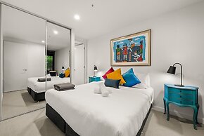 StayCentral - Hawthorn East - Study, 2 Car spaces