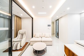 Seocho Intoraon Hotel and Residence