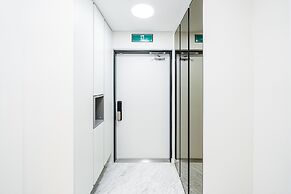 Seocho Intoraon Hotel and Residence