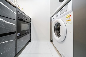 Seocho Intoraon Hotel and Residence