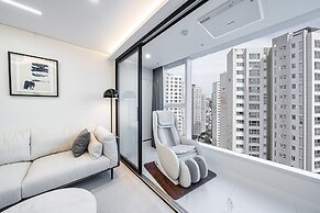 Seocho Intoraon Hotel and Residence