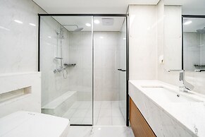 Seocho Intoraon Hotel and Residence