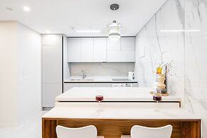 Seocho Intoraon Hotel and Residence