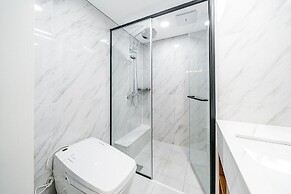 Seocho Intoraon Hotel and Residence