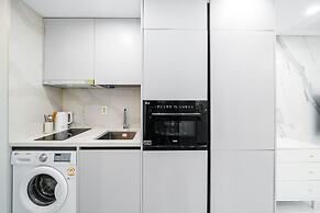 Seocho Intoraon Hotel and Residence