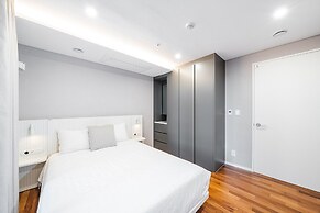 Seocho Intoraon Hotel and Residence