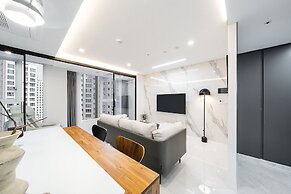 Seocho Intoraon Hotel and Residence