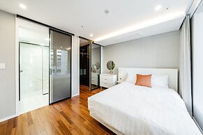 Seocho Intoraon Hotel and Residence