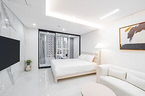 Seocho Intoraon Hotel and Residence