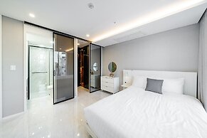 Seocho Intoraon Hotel and Residence