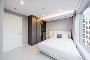 Seocho Intoraon Hotel and Residence