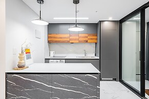 Seocho Intoraon Hotel and Residence