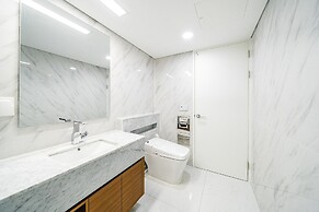 Seocho Intoraon Hotel and Residence