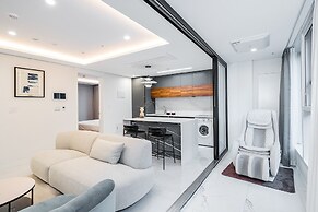 Seocho Intoraon Hotel and Residence