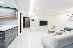 Seocho Intoraon Hotel and Residence