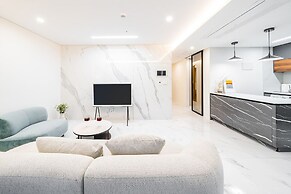 Seocho Intoraon Hotel and Residence