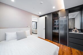 Seocho Intoraon Hotel and Residence