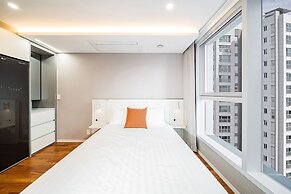 Seocho Intoraon Hotel and Residence