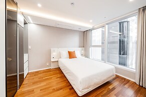 Seocho Intoraon Hotel and Residence