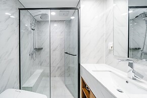 Seocho Intoraon Hotel and Residence