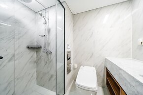 Seocho Intoraon Hotel and Residence