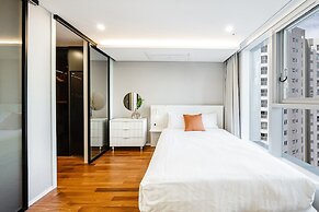 Seocho Intoraon Hotel and Residence