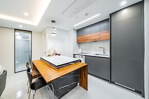 Seocho Intoraon Hotel and Residence