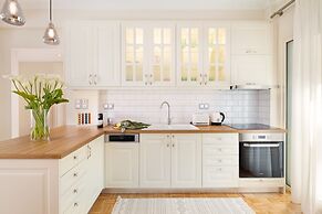 Ivory Luxury Suite by Corfuescapes