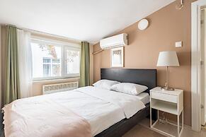 Charming and Central Flat Near Macka Park