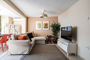 Charming and Central Flat Near Macka Park