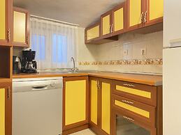 Charming and Central Flat Near Macka Park