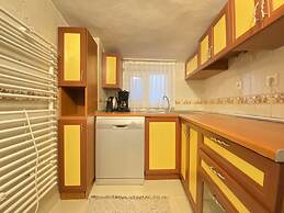 Charming and Central Flat Near Macka Park