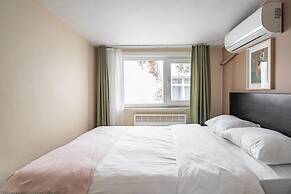 Charming and Central Flat Near Macka Park