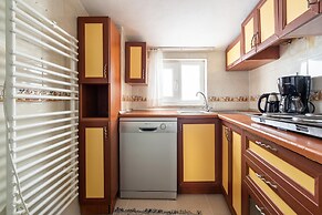 Charming and Central Flat Near Macka Park