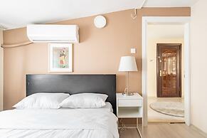 Charming and Central Flat Near Macka Park