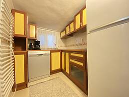 Charming and Central Flat Near Macka Park