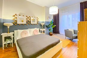 Sleek Flat Within Walking Distance to Pera Museum