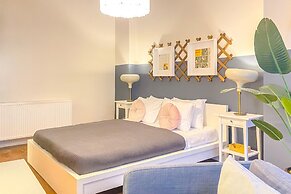 Sleek Flat Within Walking Distance to Pera Museum