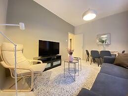 Centrally Located Chic Flat Near Macka Park