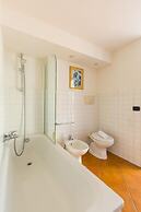 Portico 17 - Charming House Close Promenade