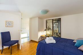 Portico 17 - Charming House Close Promenade