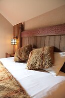 Puy du Fou France - Hotel Les Iles de Clovis