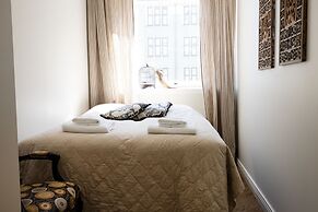 2ndhomes Gorgeous 3BR Apartment w Sauna