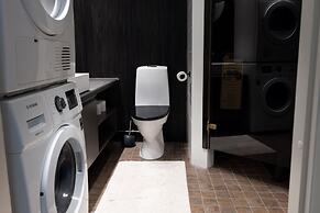 2ndhomes Gorgeous 3BR Apartment w Sauna