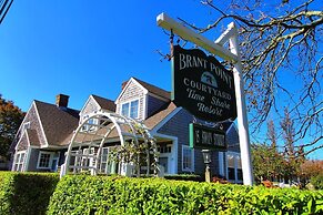 Brant Point Courtyard