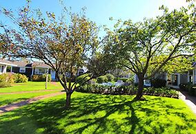 Brant Point Courtyard