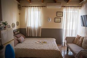Cosy and Large Studio in Heraklion Crete, Greece