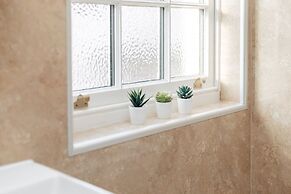 Olive Tale - From 225 Per Night